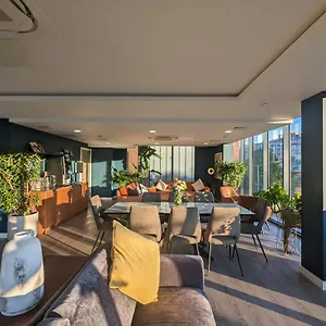 Charles Hope Apartment